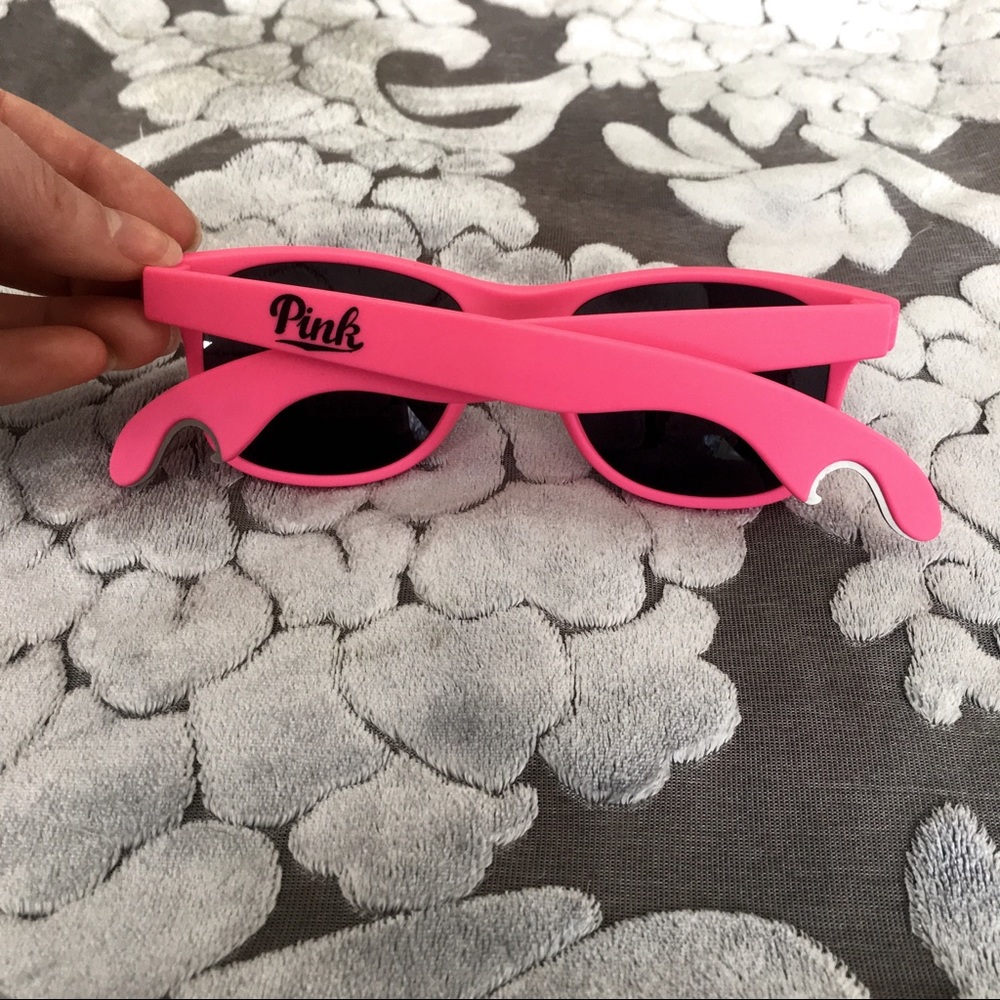 🎉Friday Sale!🎉 Victoria’s Secret PINK sunglasses